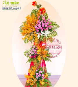 Kệ hoa chúc mừng Hừng Đông KT061